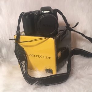 Nikon Coolpix L330 camera